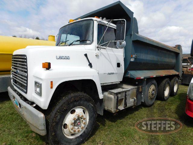 1995 Ford L9000_1.jpg